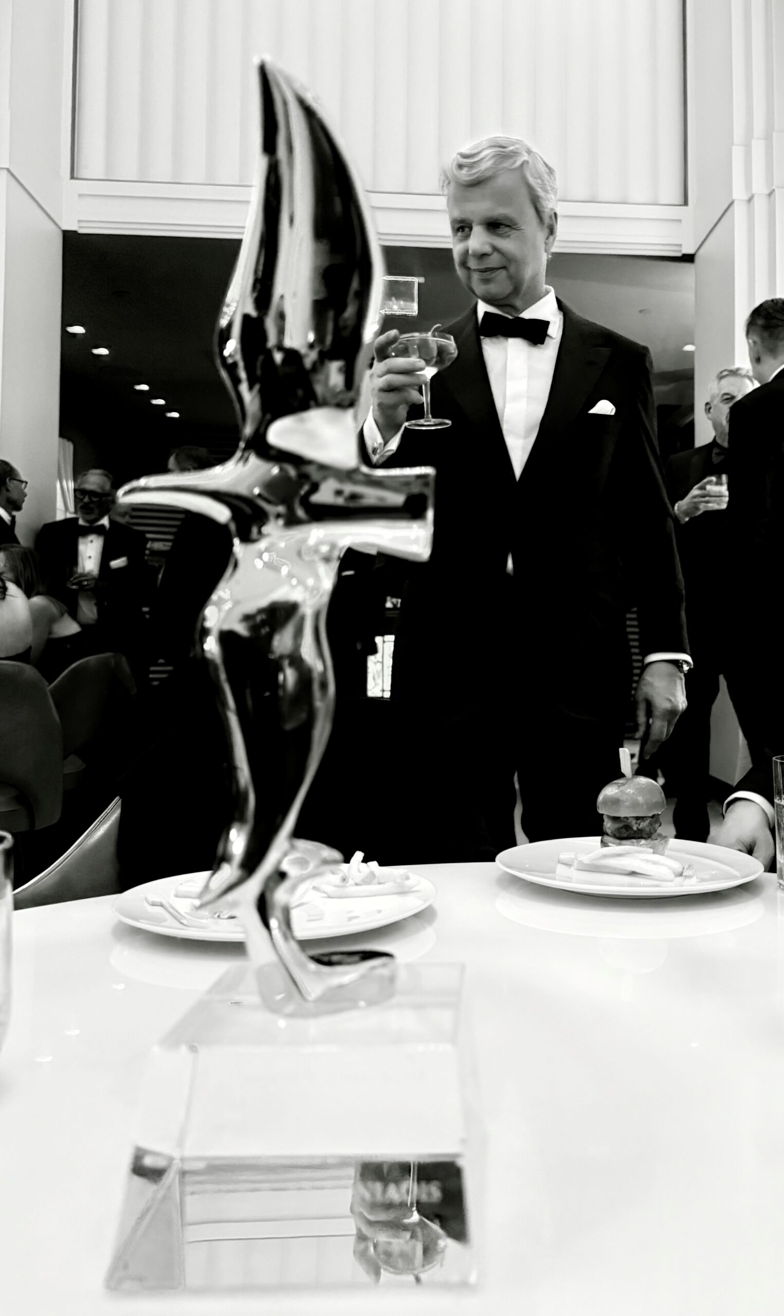 George Antoniadis Awarded the Kenn Ricci Lifetime Aviation Entrepreneur Award at Living Legends of Aviation Event